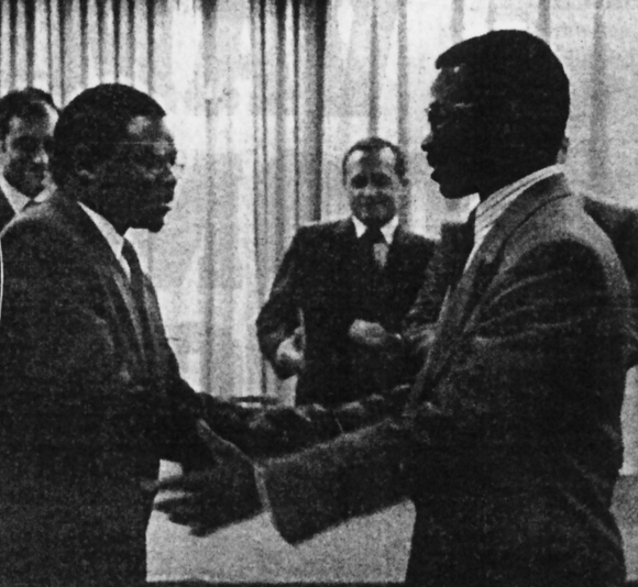 The first handshake between the Government and the MNR